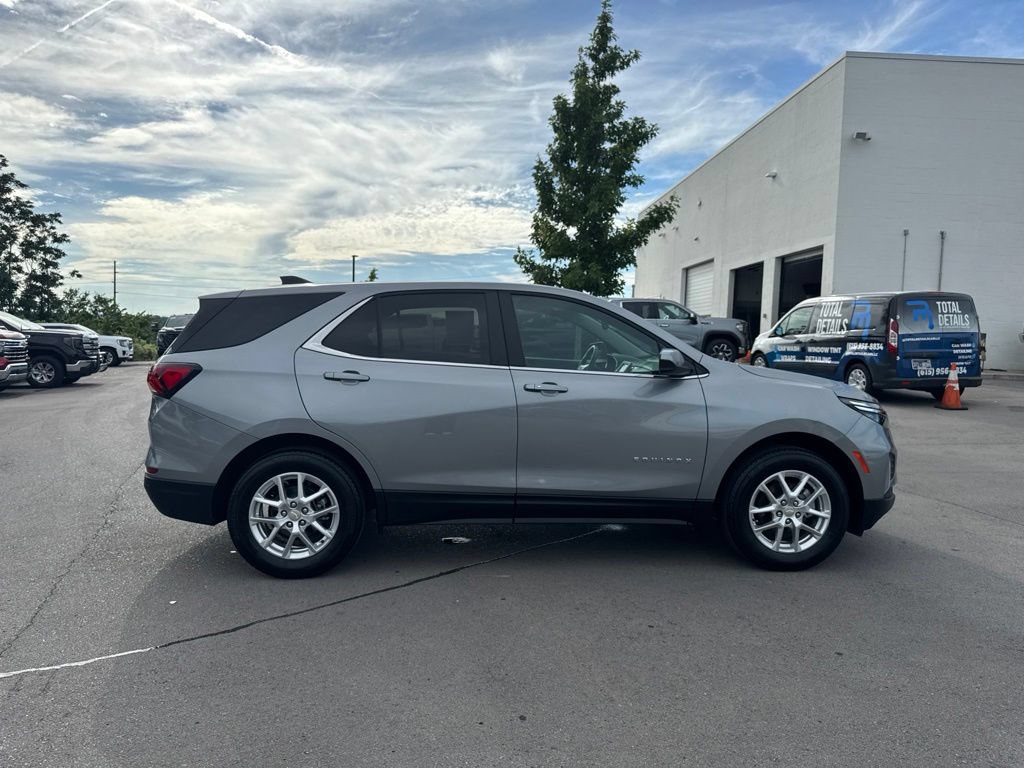 Used 2024 Chevrolet Equinox LT AWD/4WD image 8
