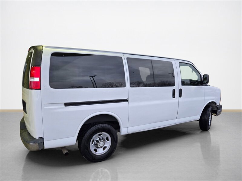 Used 2011 Chevrolet Express 3500 LT w/ LT Preferred Equipment Group image 4