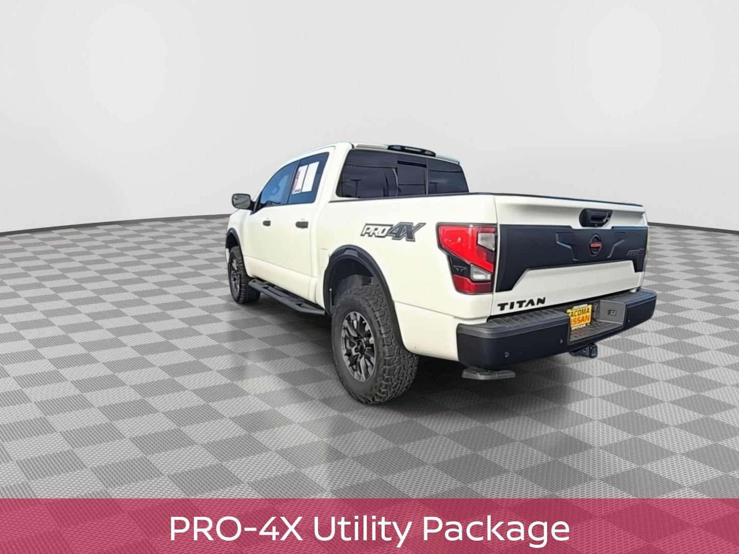Used 2021 Nissan Titan PRO-4X w/ Pro-4x Convenience Package image 7