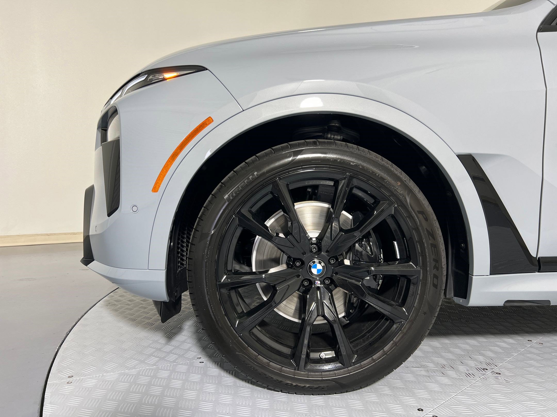 New 2026 BMW X7 M60i image 11