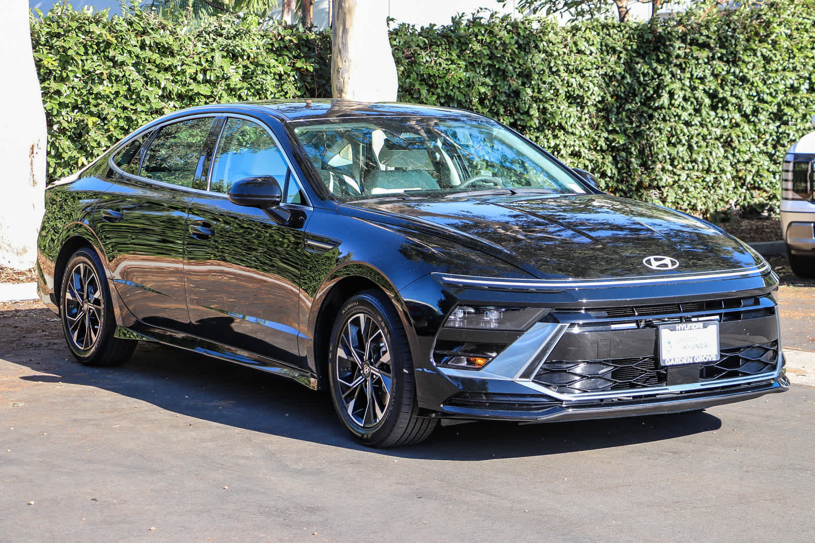 Used 2024 Hyundai Sonata SEL FWD image 3