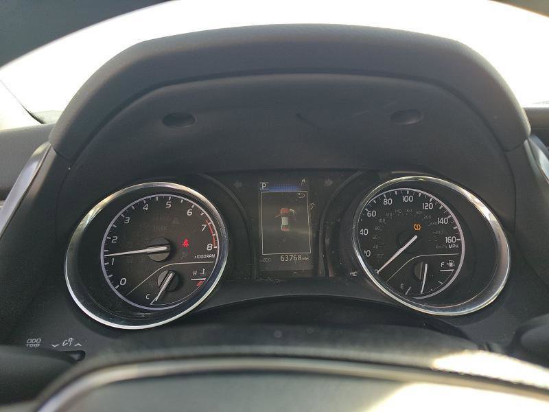 Used 2020 Toyota Camry LE image 10