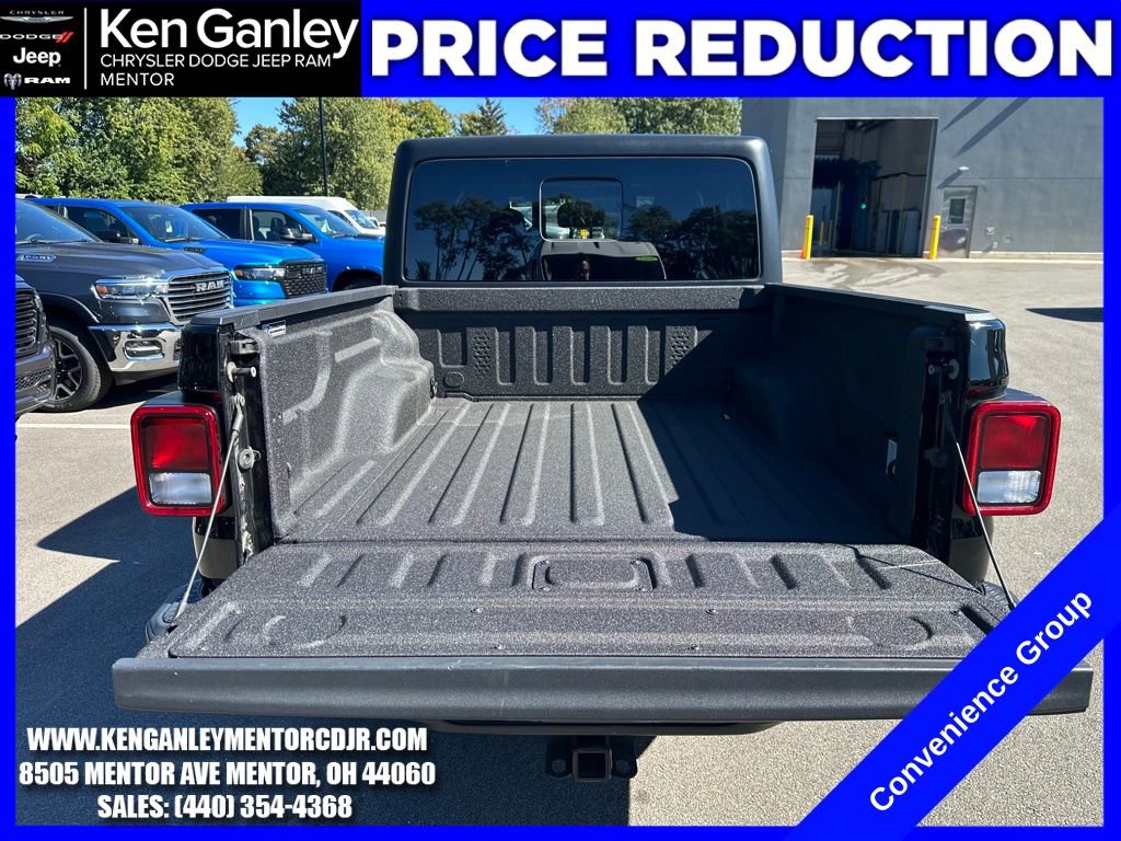 Certified 2022 Jeep Gladiator Willys image 22