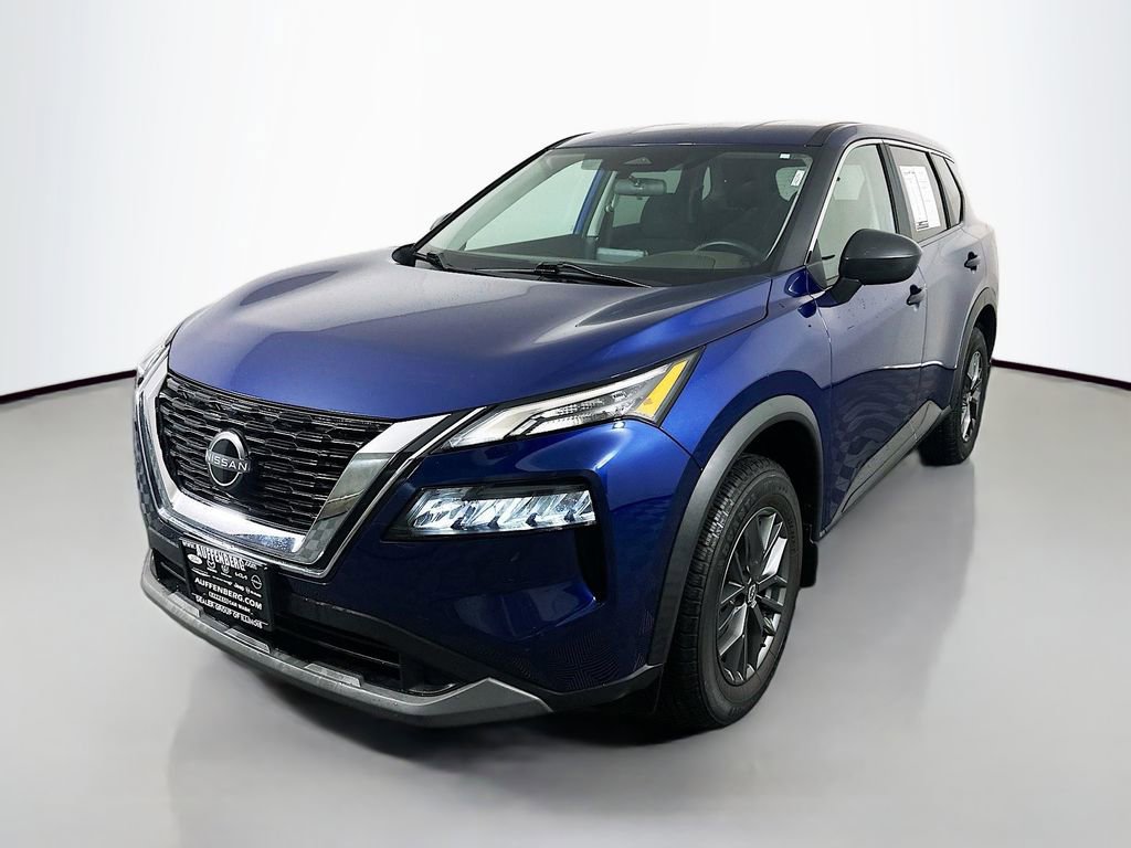 Used 2023 Nissan Rogue S image 3