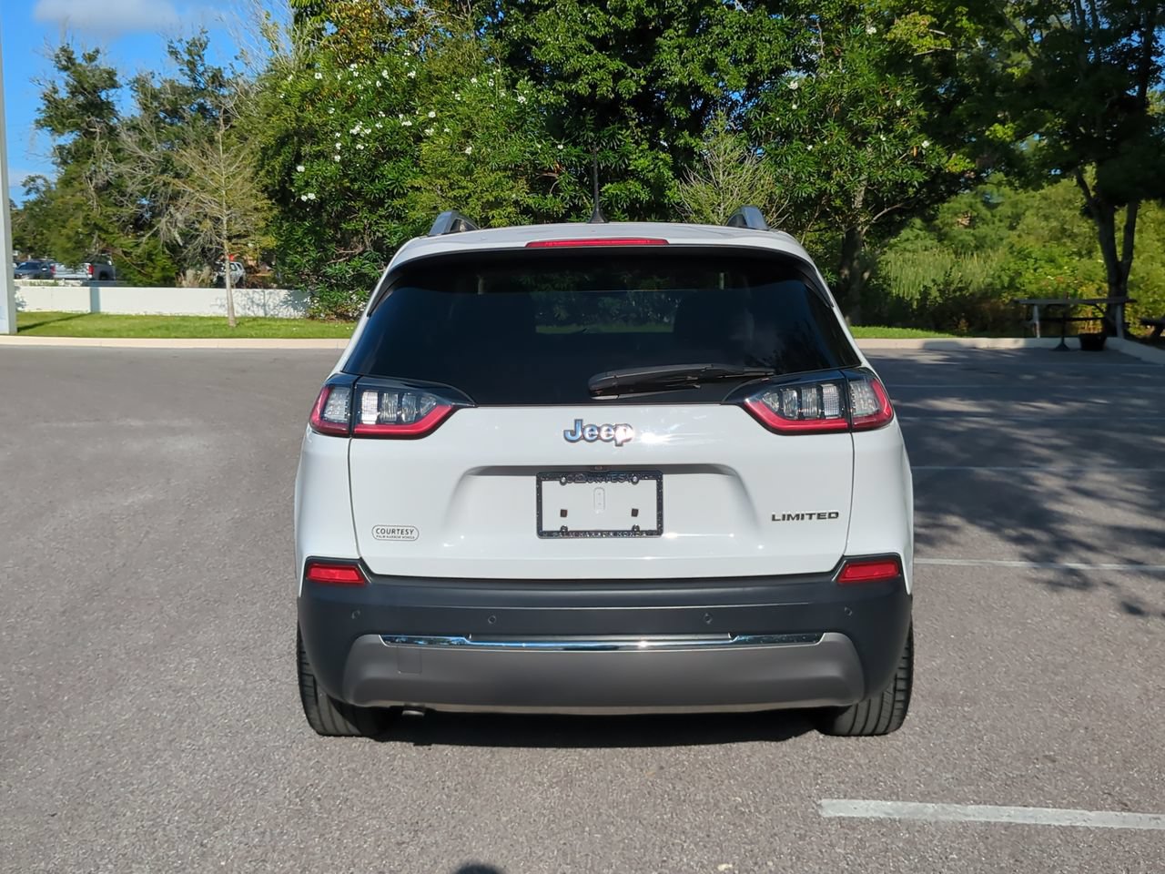 Used 2020 Jeep Cherokee Limited FWD image 6