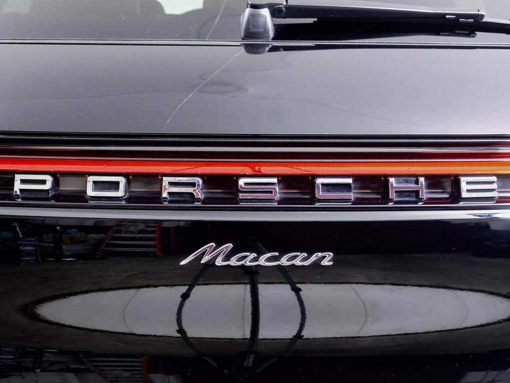 Used 2025 Porsche Macan image 11
