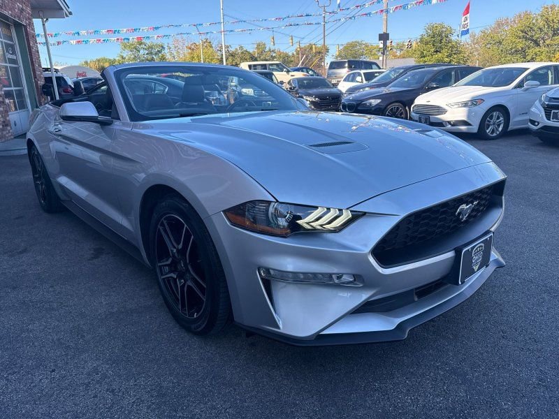Used 2019 Ford Mustang Premium image 9