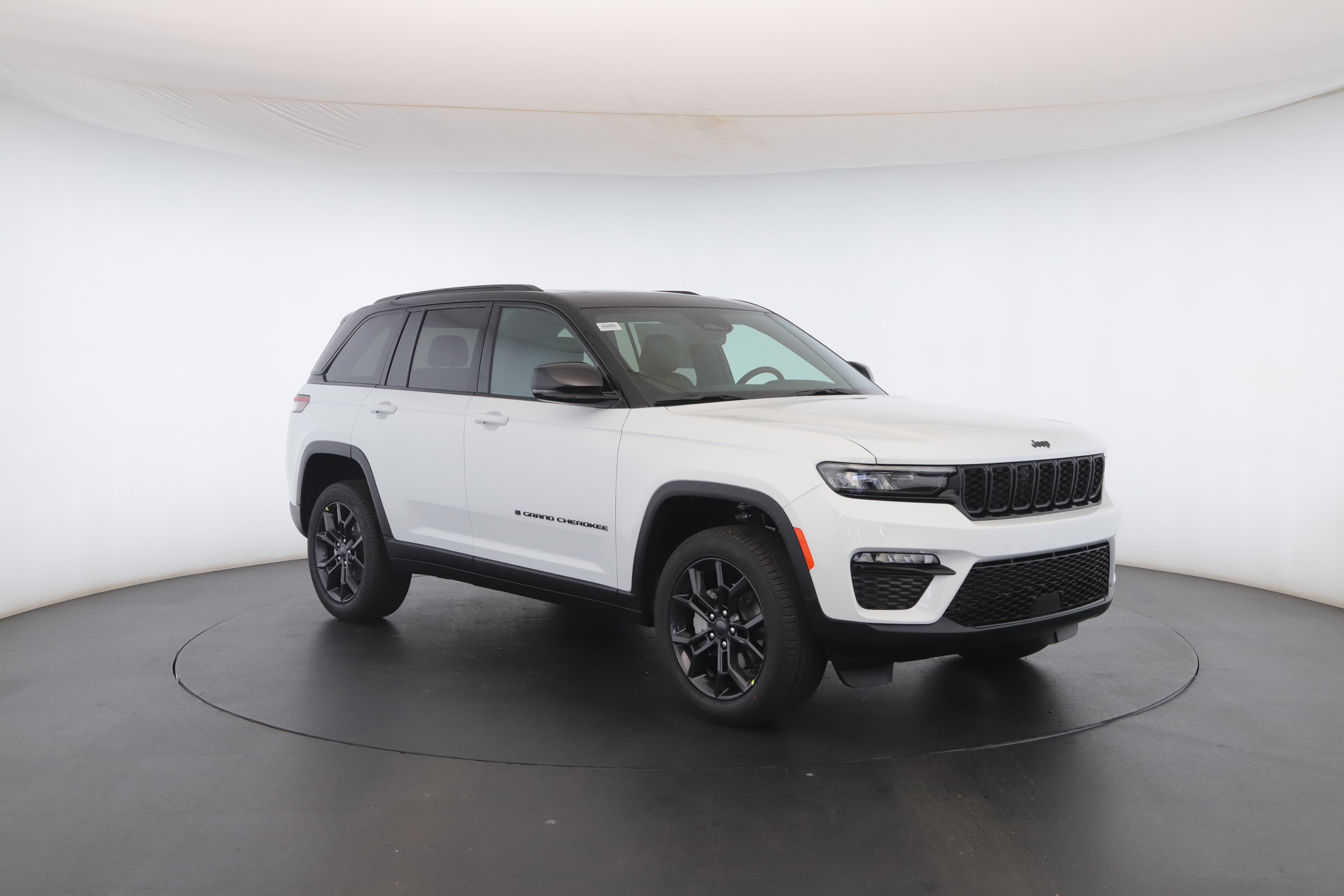 New 2025 Jeep Grand Cherokee Limited image 30