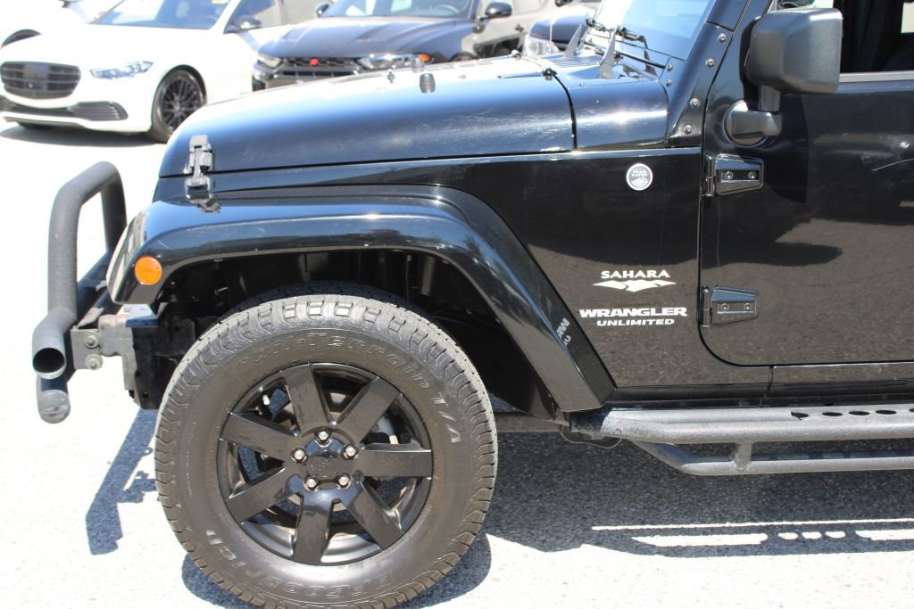 Used 2015 Jeep Wrangler Unlimited Sahara AWD/4WD image 7