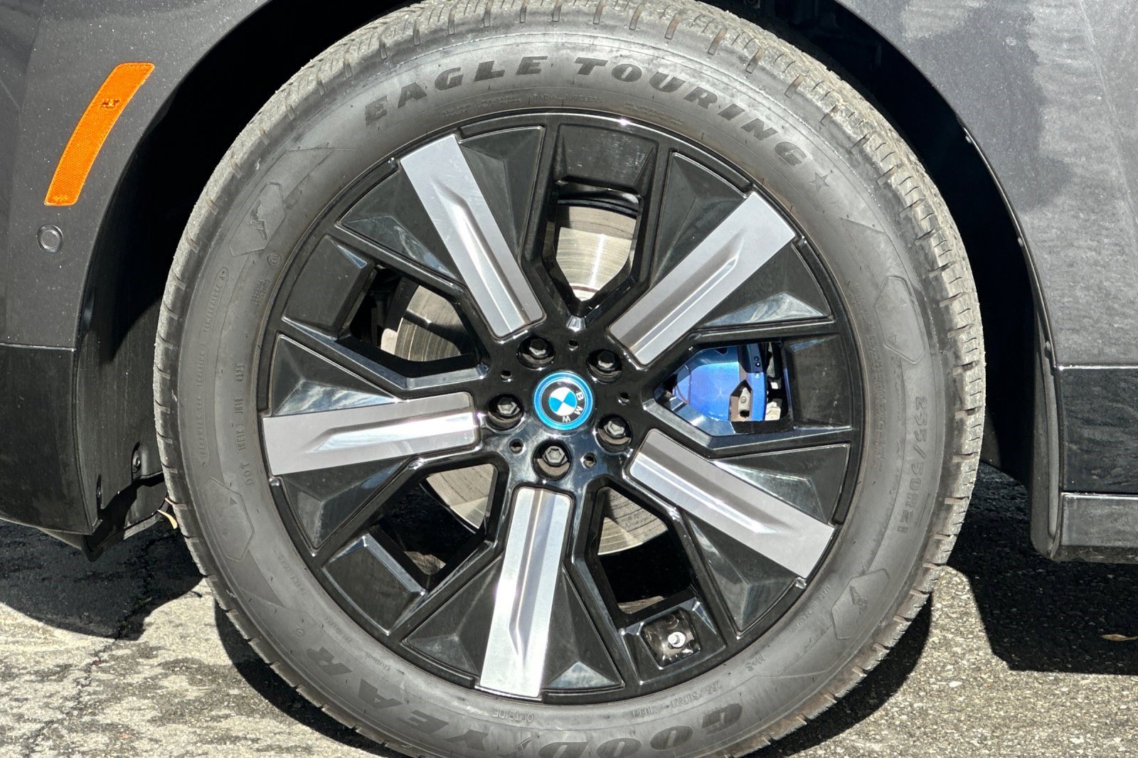 Used 2025 BMW iX xDrive50 w/ Sport Package image 38