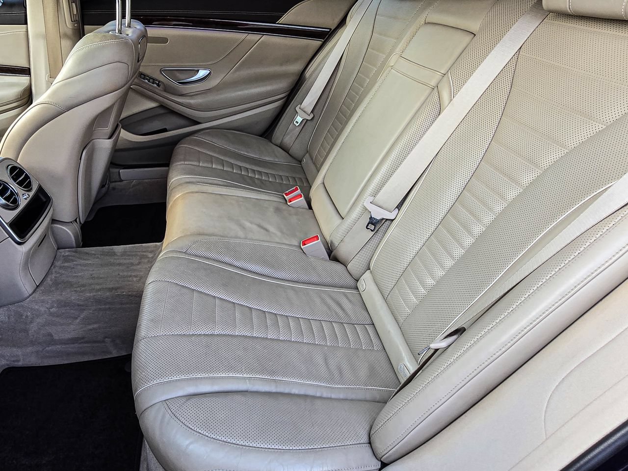 Used 2019 Mercedes-Benz S 560 Sedan image 32