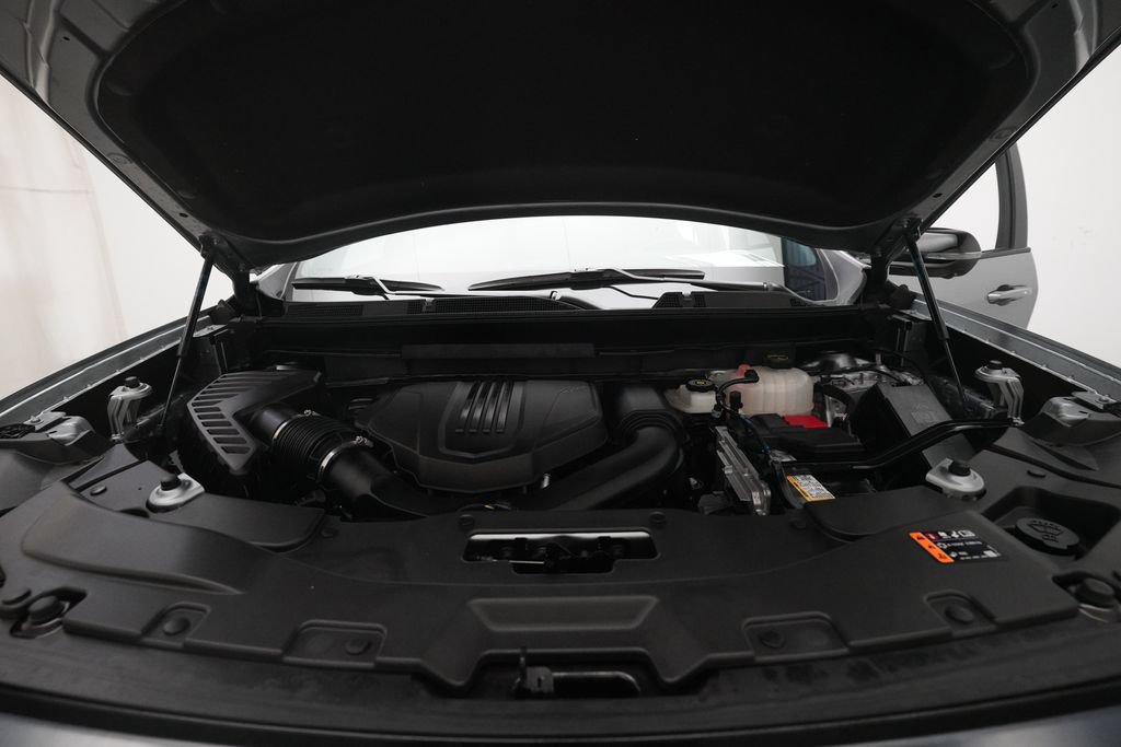 Used 2024 GMC Acadia AT4 AWD/4WD image 3