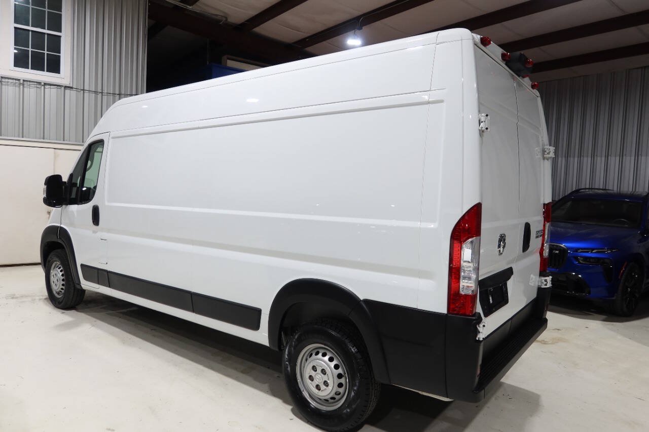 Used 2024 RAM ProMaster 2500 w/ Convenience Group FWD image 2