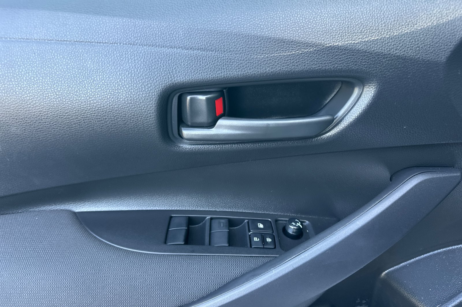 Used 2026 Toyota Corolla LE FWD image 8