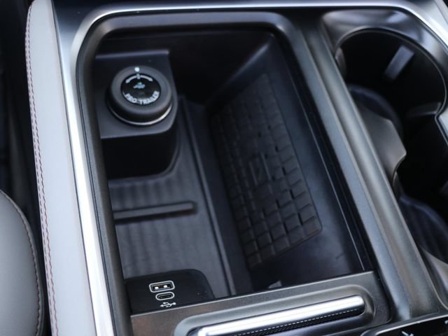 Used 2025 Ford Expedition Active AWD/4WD image 27