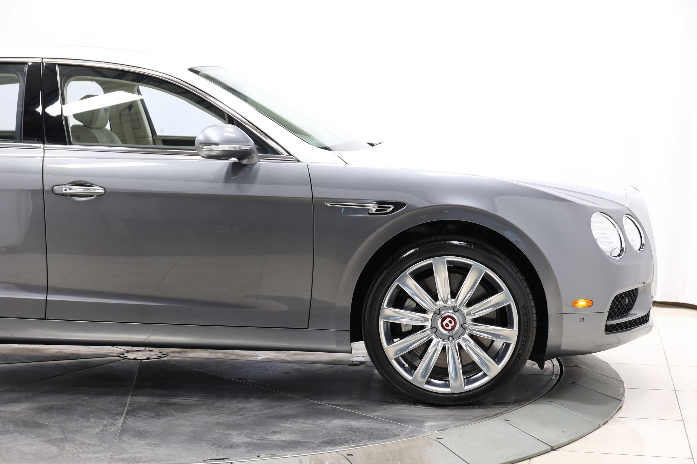 Used 2018 Bentley Flying Spur V8 AWD/4WD image 74