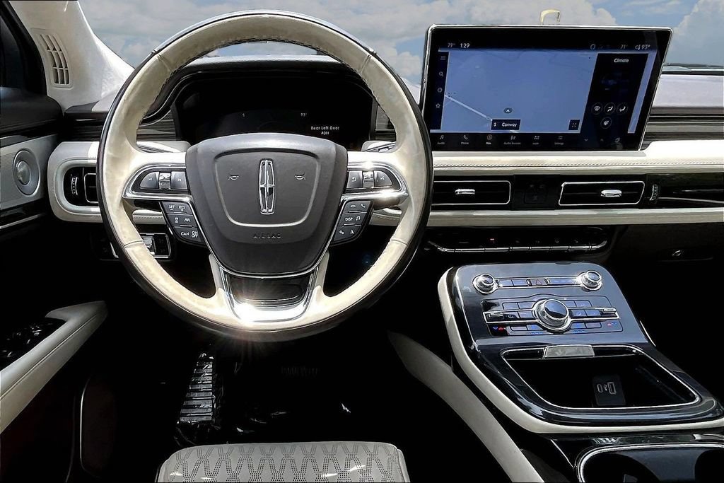Used 2022 Lincoln Nautilus Black Label w/ Cargo Utility Package AWD/4WD image 10
