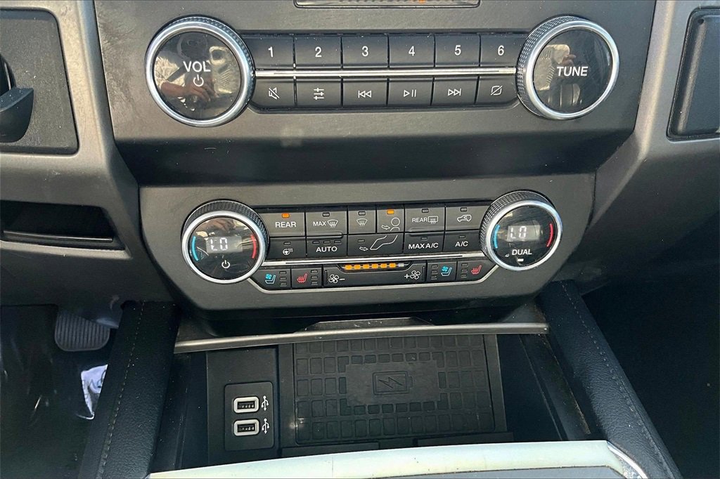 Used 2019 Ford Expedition Max XLT w/ Equipment Group 202A image 15