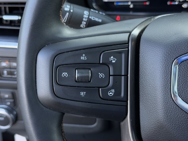 Used 2023 GMC Yukon XL AT4 w/ AT4 Premium Package AWD/4WD image 18