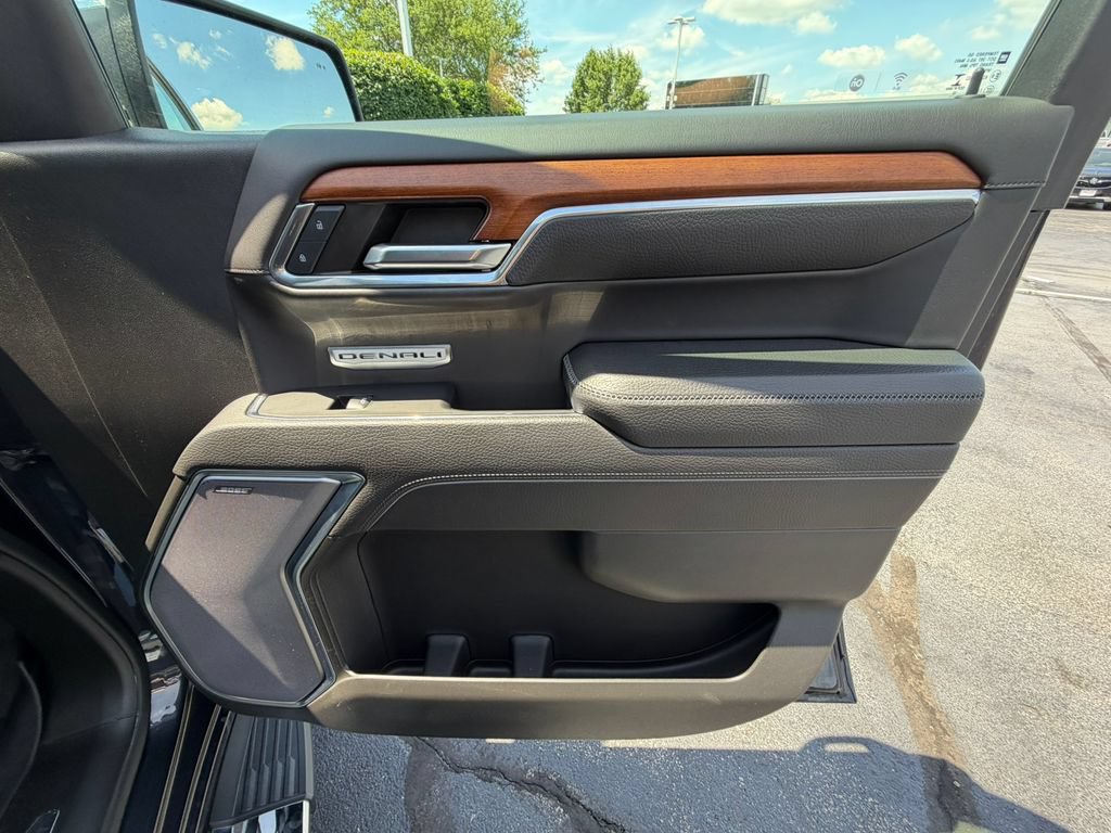 Used 2022 GMC Sierra 1500 Denali AWD/4WD image 19