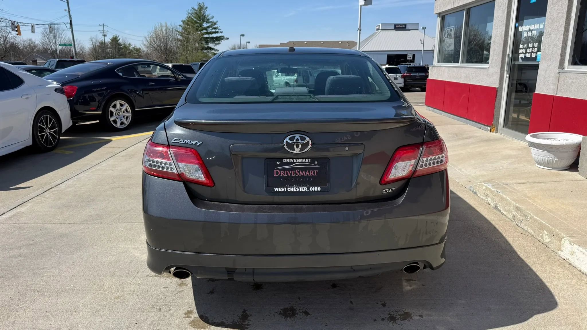 Used 2011 Toyota Camry SE w/ SE Extra-Value Pkg #1 FWD image 7