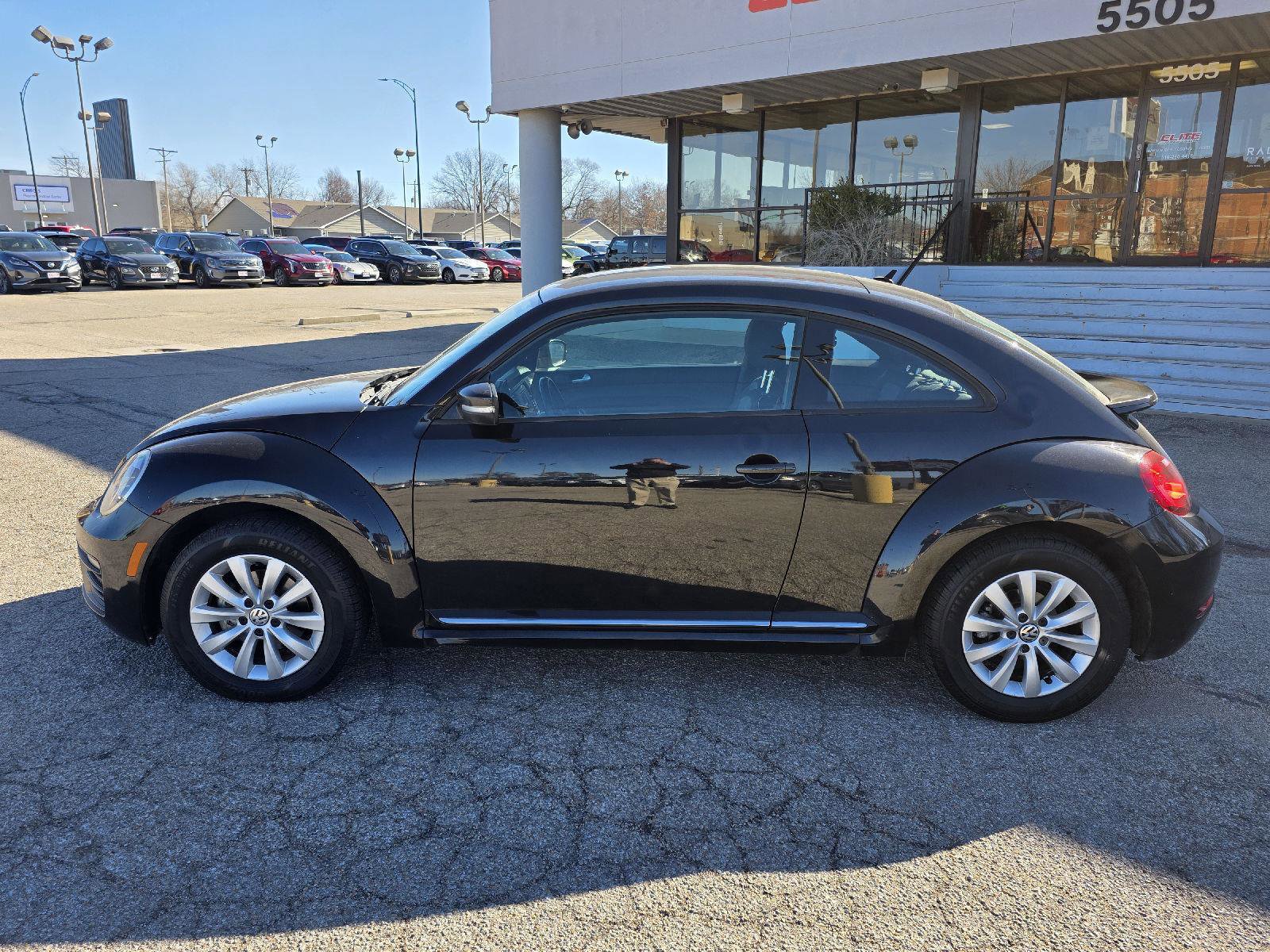 Used 2019 Volkswagen Beetle 2.0T S FWD image 8
