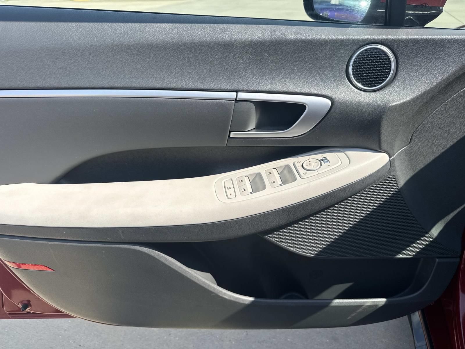 Used 2025 Hyundai Sonata SEL FWD image 18