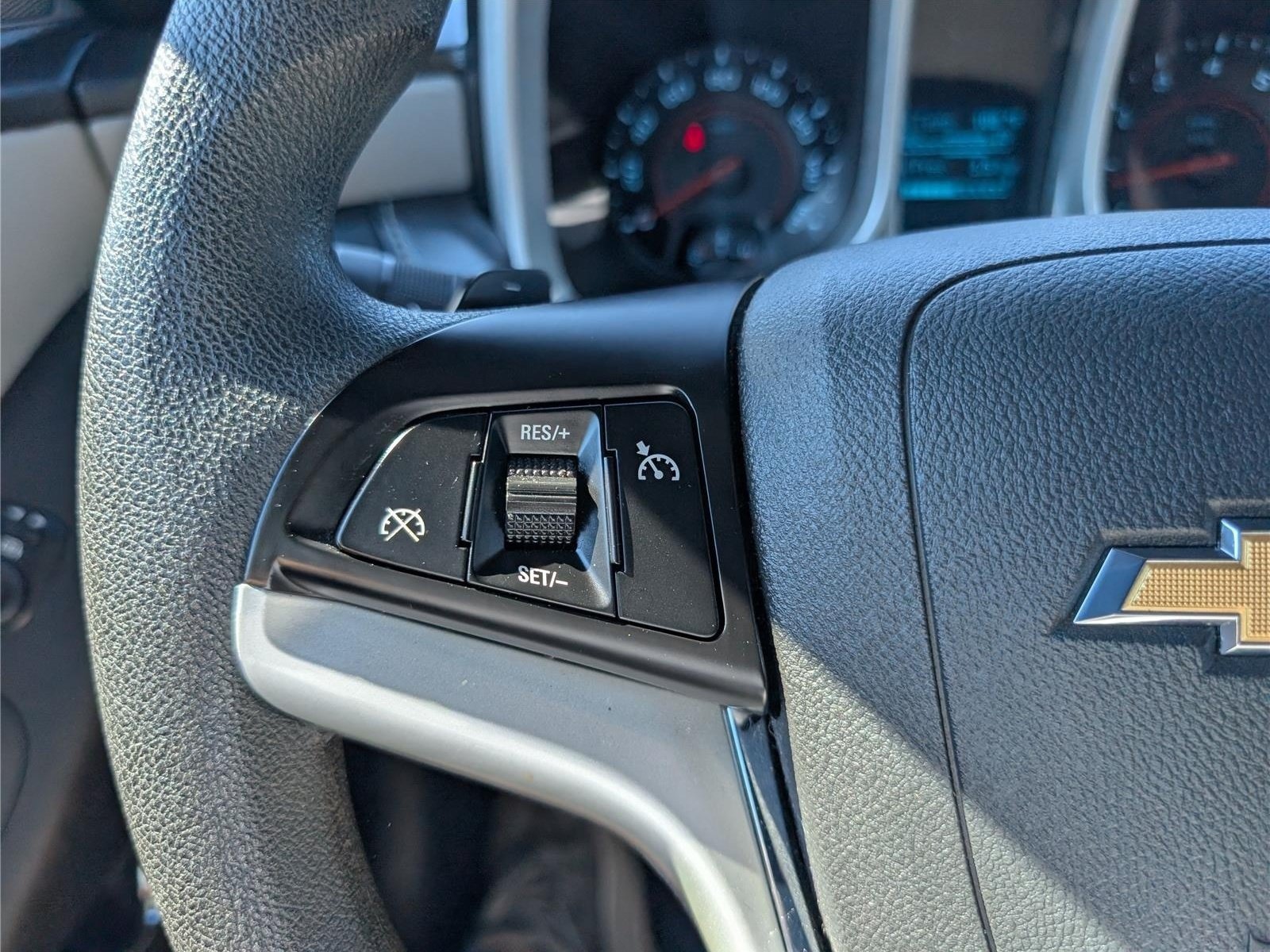 Used 2015 Chevrolet Camaro LS RWD image 18