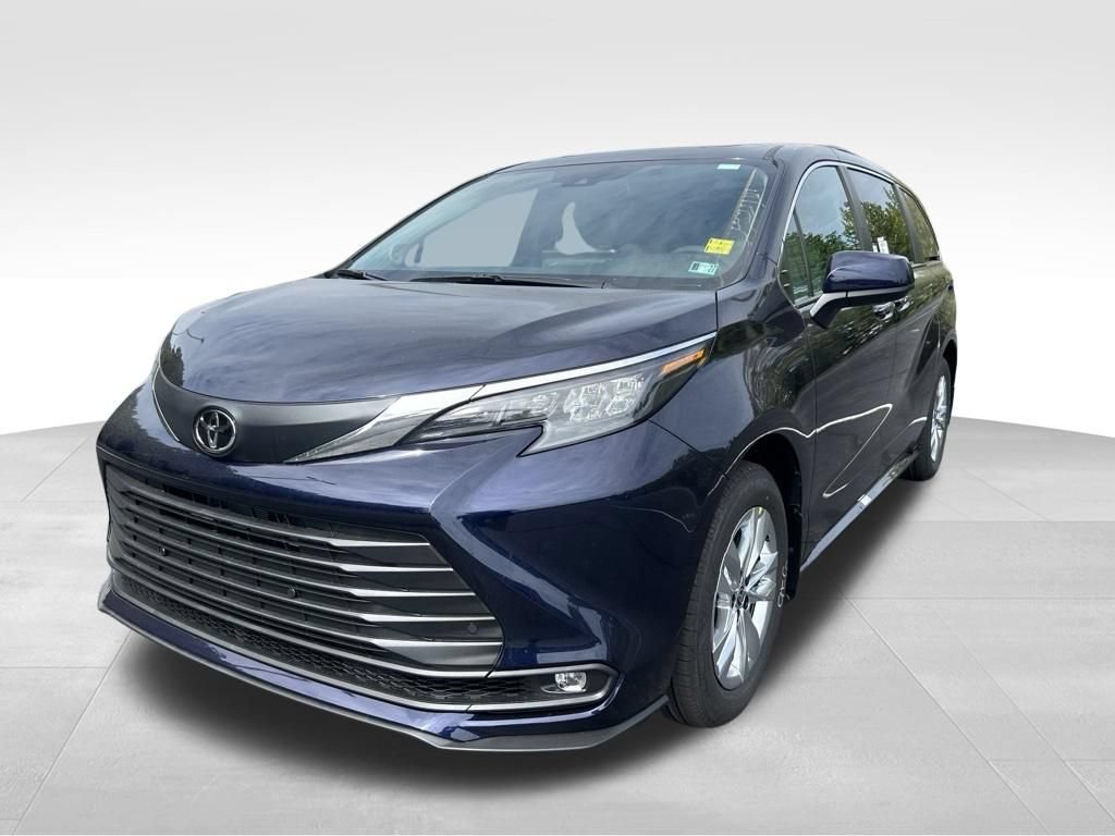 New 2026 Toyota Sienna XLE AWD/4WD 360° Tour
