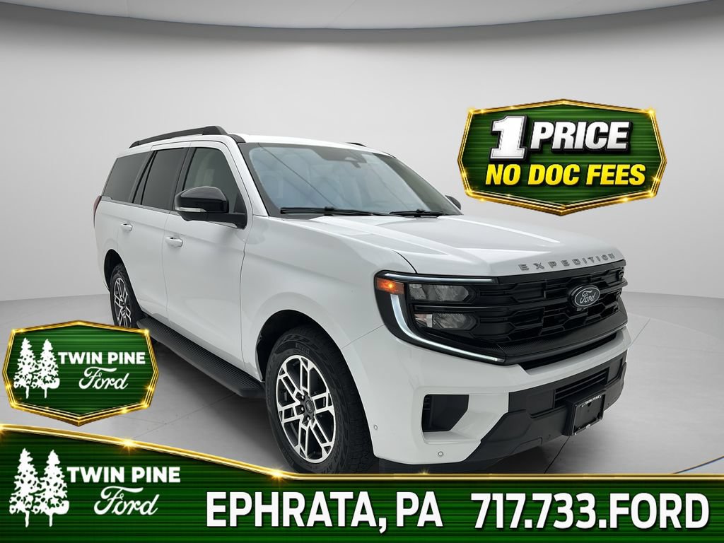 Used 2025 Ford Expedition Active AWD/4WD image 1