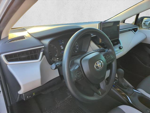Used 2025 Toyota Corolla LE FWD image 12