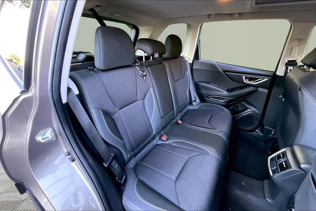 Used 2019 Subaru Forester Premium w/ All-Weather Package AWD/4WD image 18