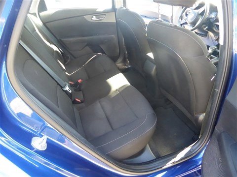 Used 2021 Kia Forte LXS image 18