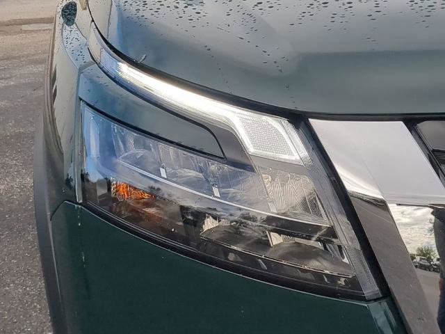 Certified 2025 Nissan Pathfinder SL image 10