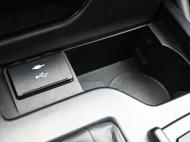 Used 2021 Lexus ES 300h w/ Accessory Package image 18