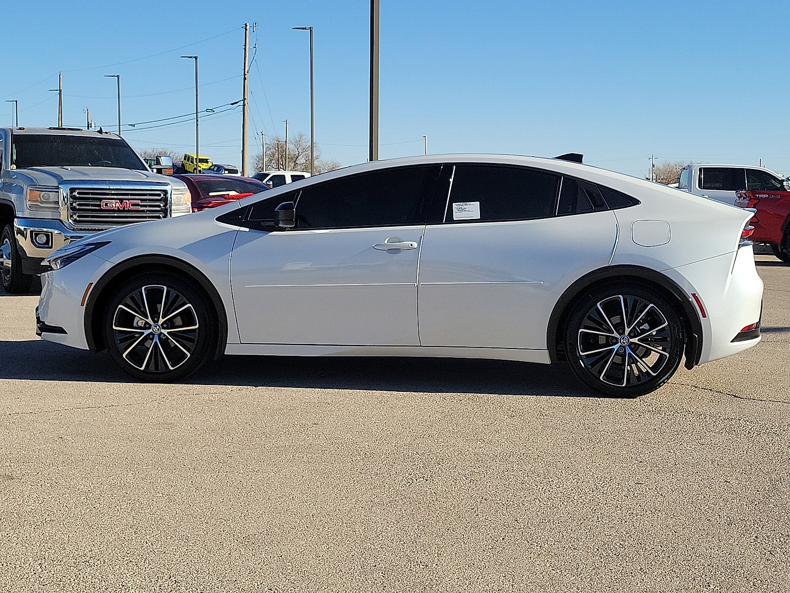 New 2026 Toyota Prius XLE FWD image 2