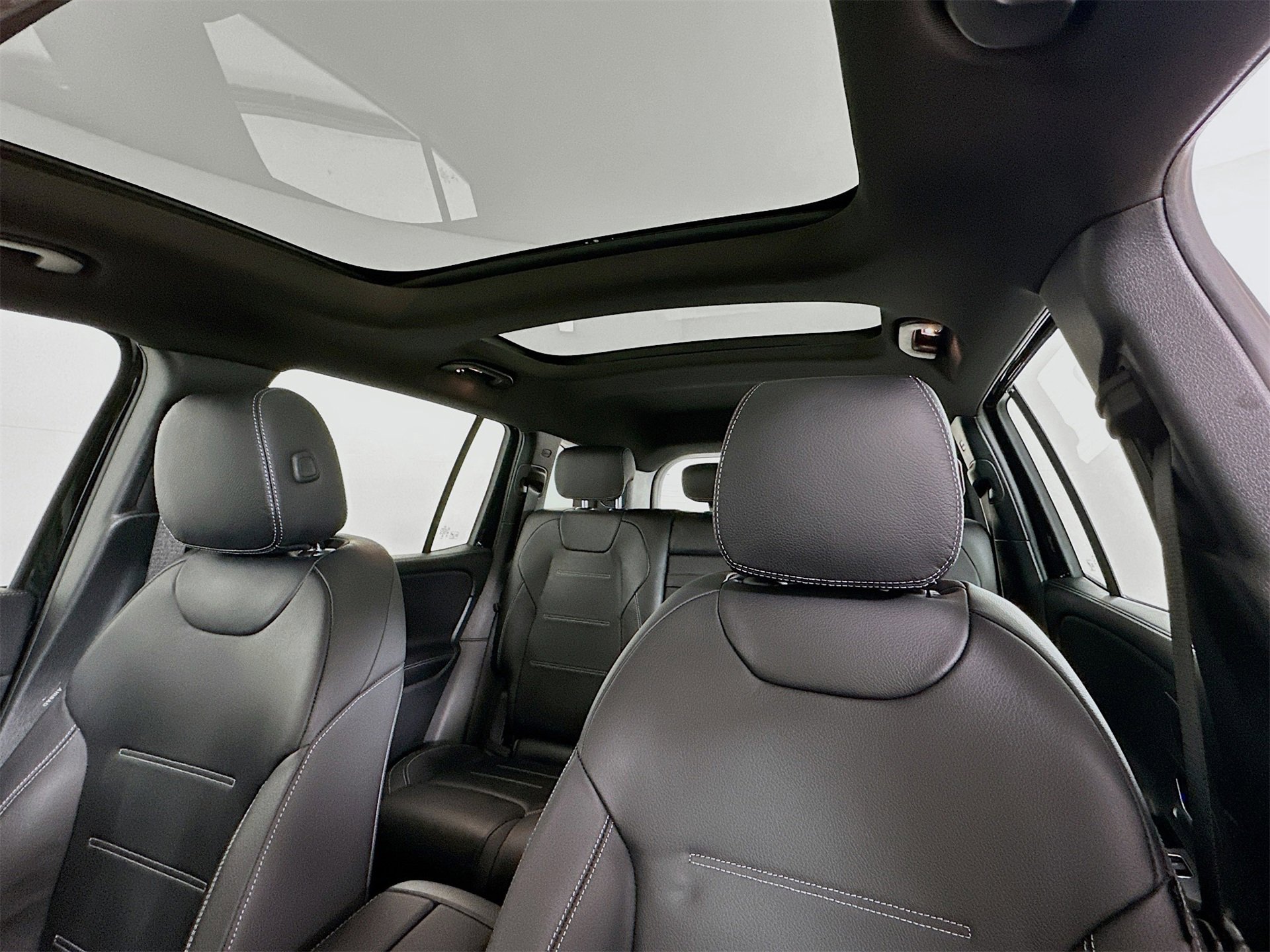 New 2026 Mercedes-Benz GLB 35 AMG 4MATIC image 24