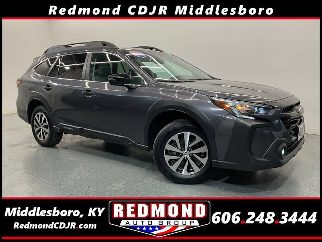 Used 2025 Subaru Outback Premium AWD/4WD image 1