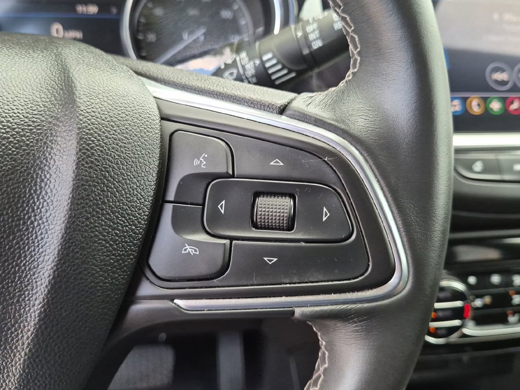 Used 2022 Buick Encore GX Select FWD image 23
