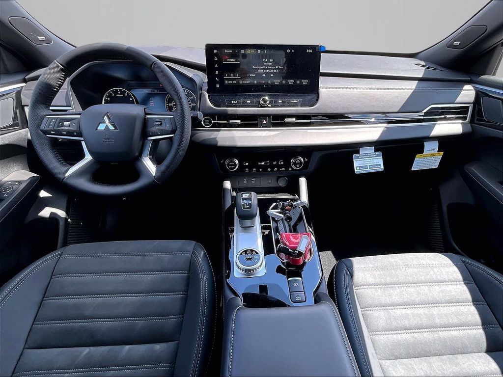New 2026 Mitsubishi Outlander LE FWD image 6