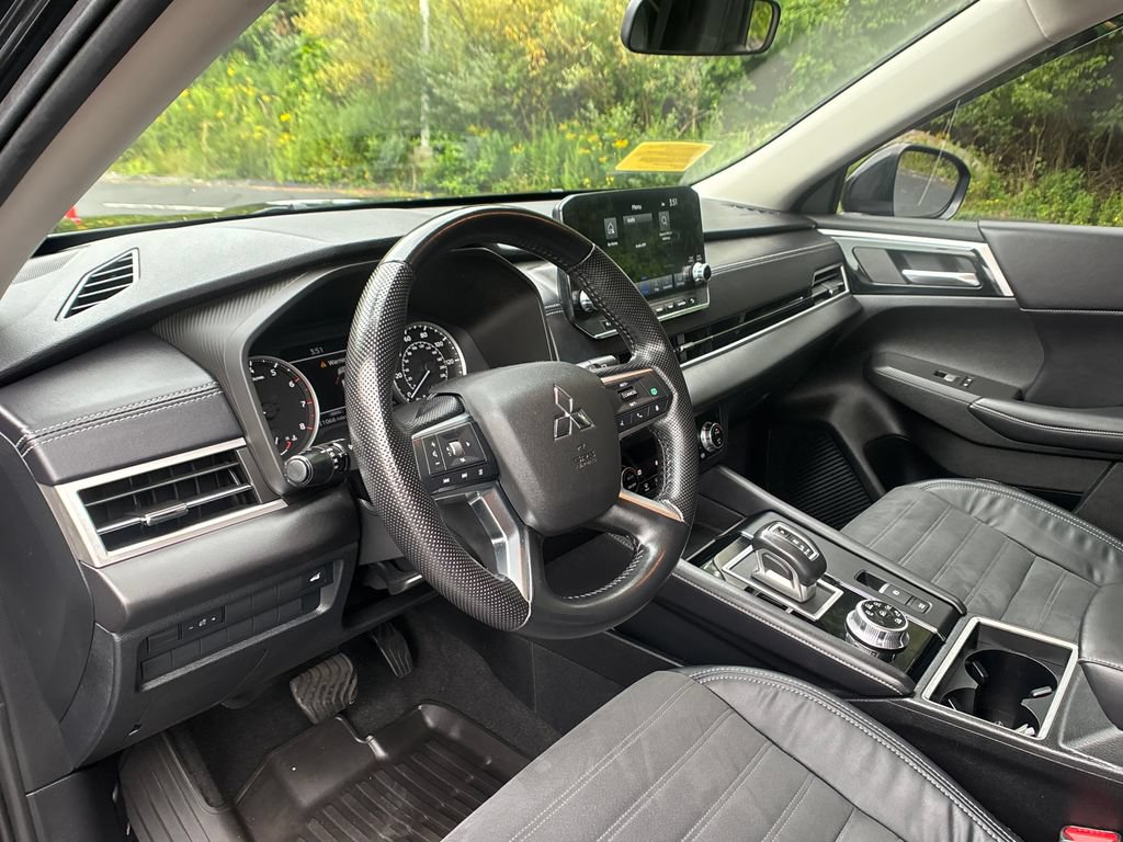 Used 2023 Mitsubishi Outlander SE AWD/4WD image 10