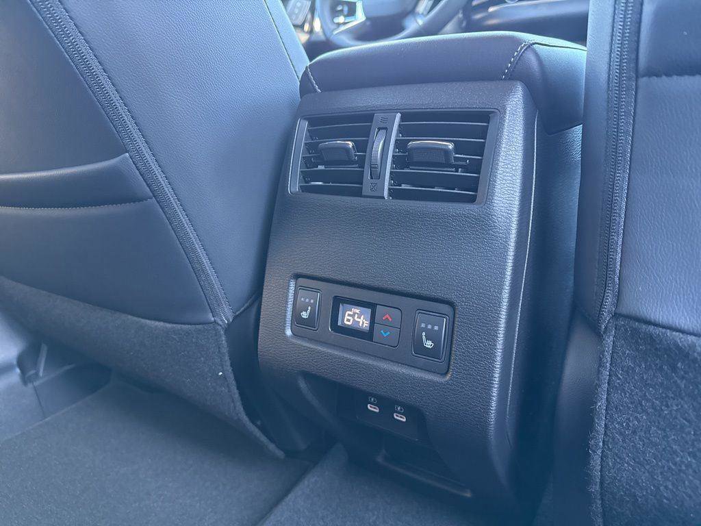 New 2026 Mitsubishi Outlander SEL FWD image 33