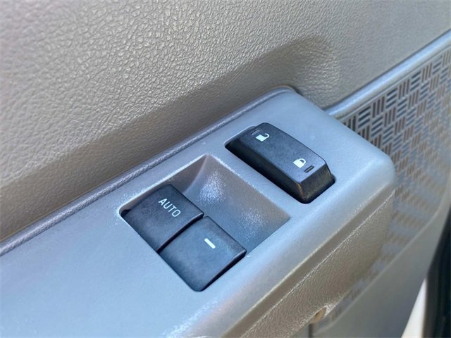Used 2013 Ford E-350 and Econoline 350 XLT image 10