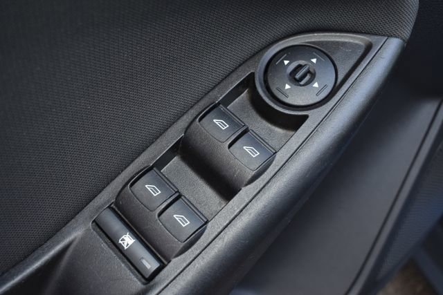 Used 2018 Ford Focus SE w/ SE Appearance Package image 17