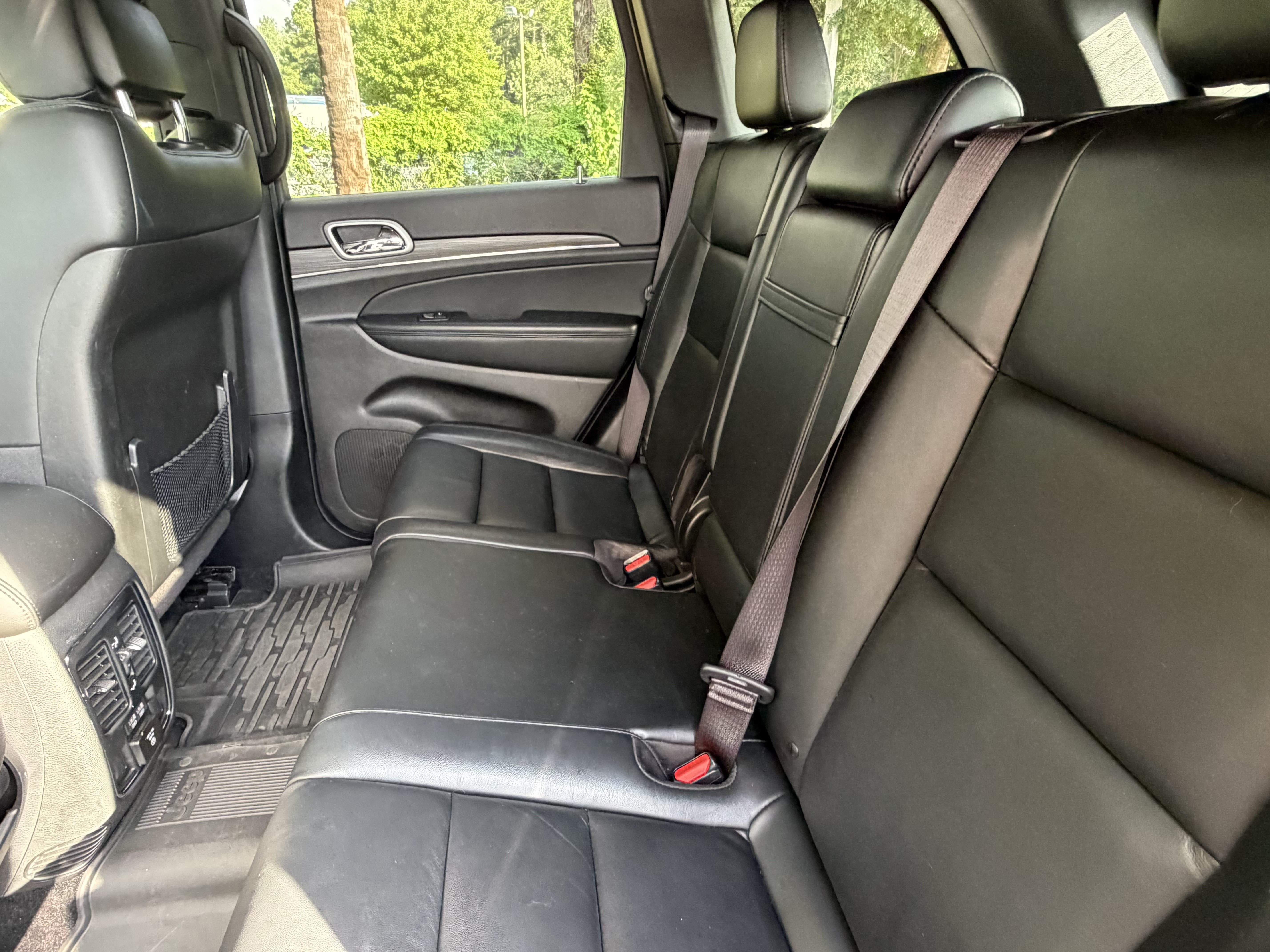 Used 2021 Jeep Grand Cherokee Limited w/ Premium Lighting Group AWD/4WD image 33