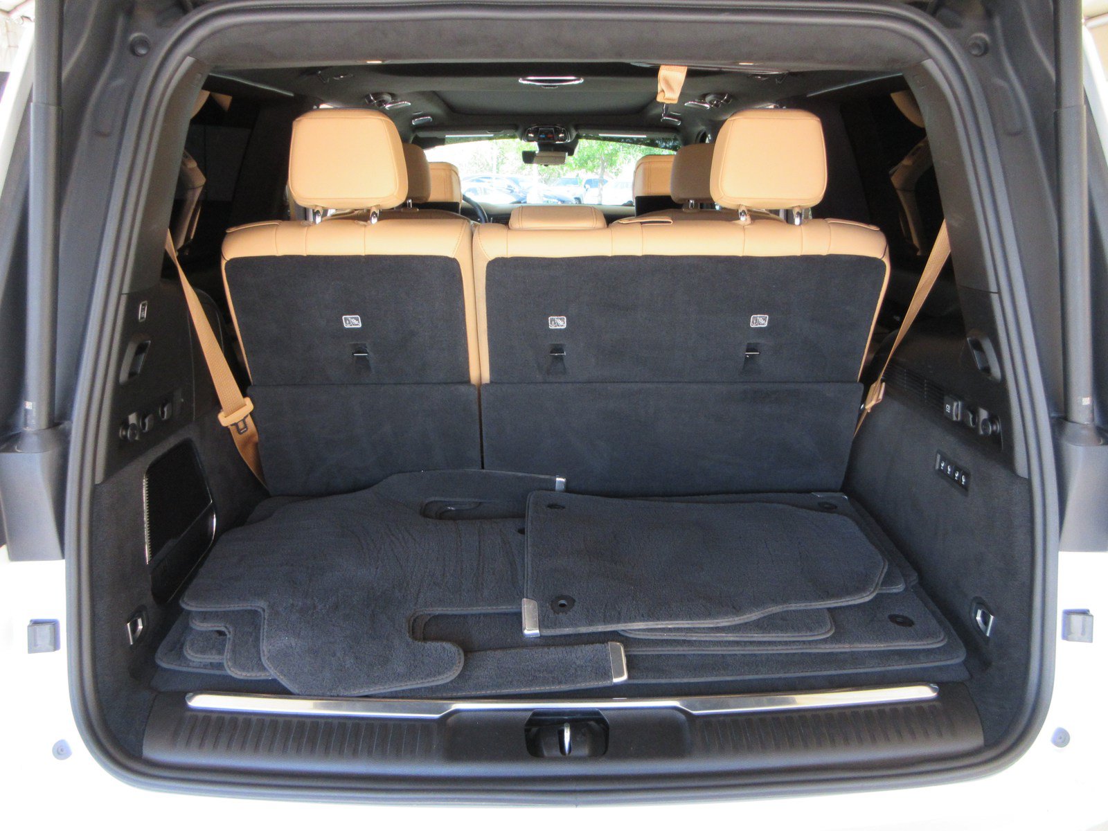 Used 2022 Jeep Grand Wagoneer Series III w/ Rear Seat Video Group 1 AWD/4WD image 59