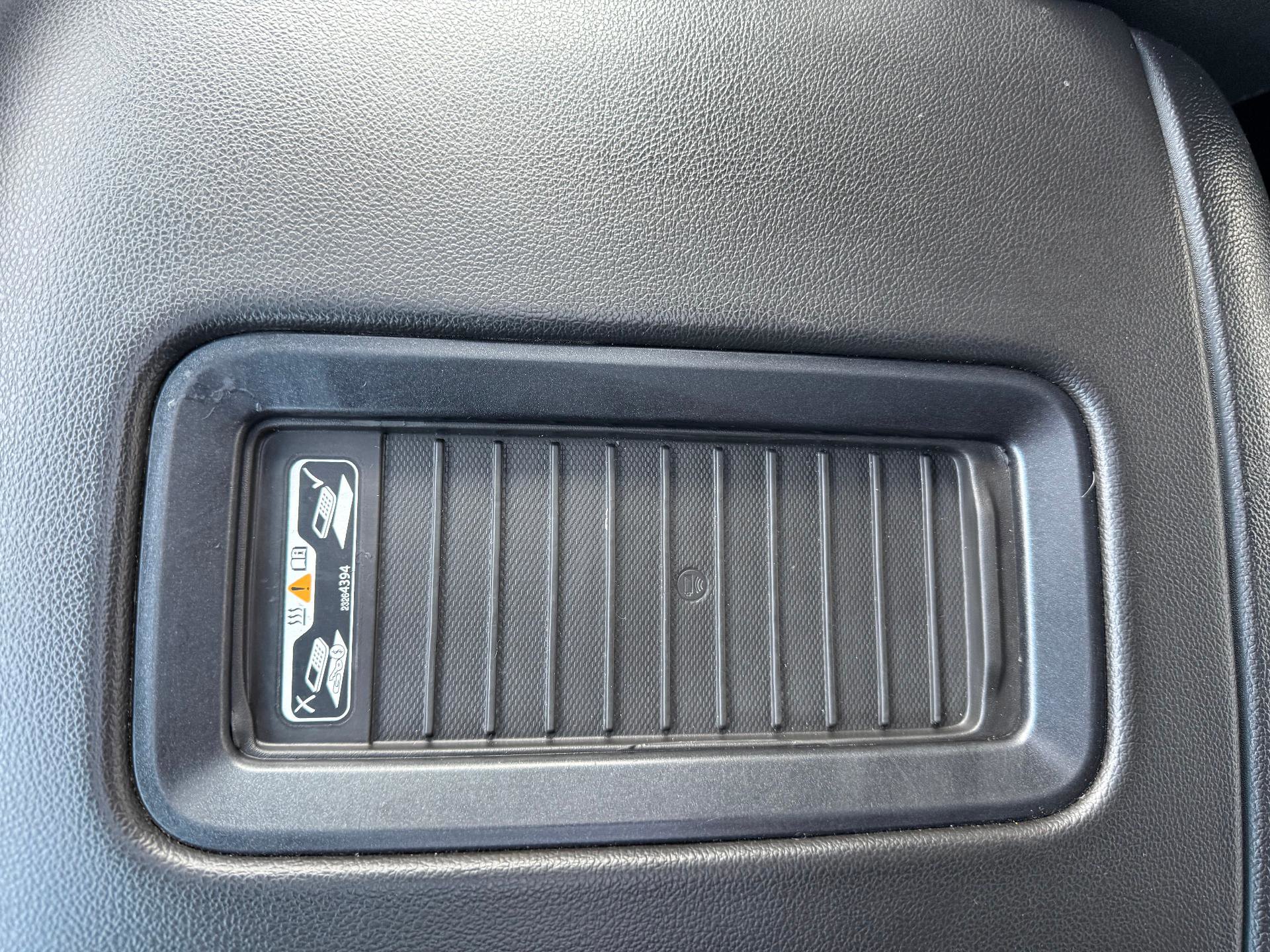 Used 2018 Chevrolet Silverado 1500 LTZ image 27