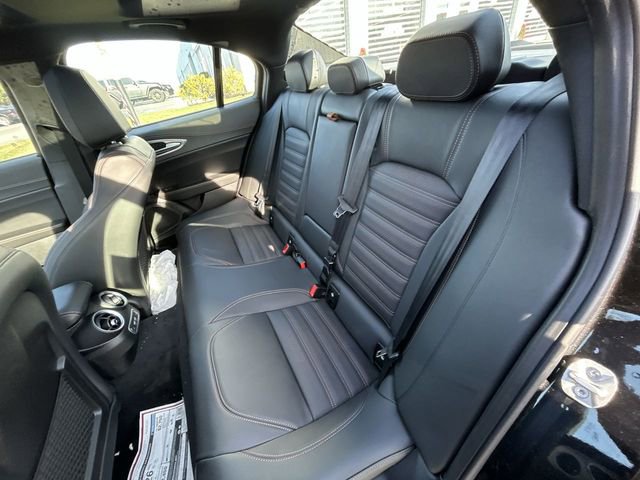 New 2025 Alfa Romeo Giulia AWD w/ Driving Assist Package image 13