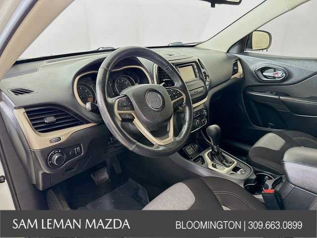 Used 2015 Jeep Cherokee Sport w/ Cold Weather Group FWD image 9