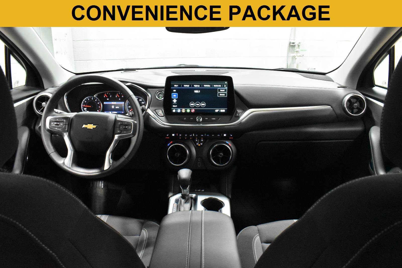 Used 2024 Chevrolet Blazer LT w/ Convenience Package FWD image 2